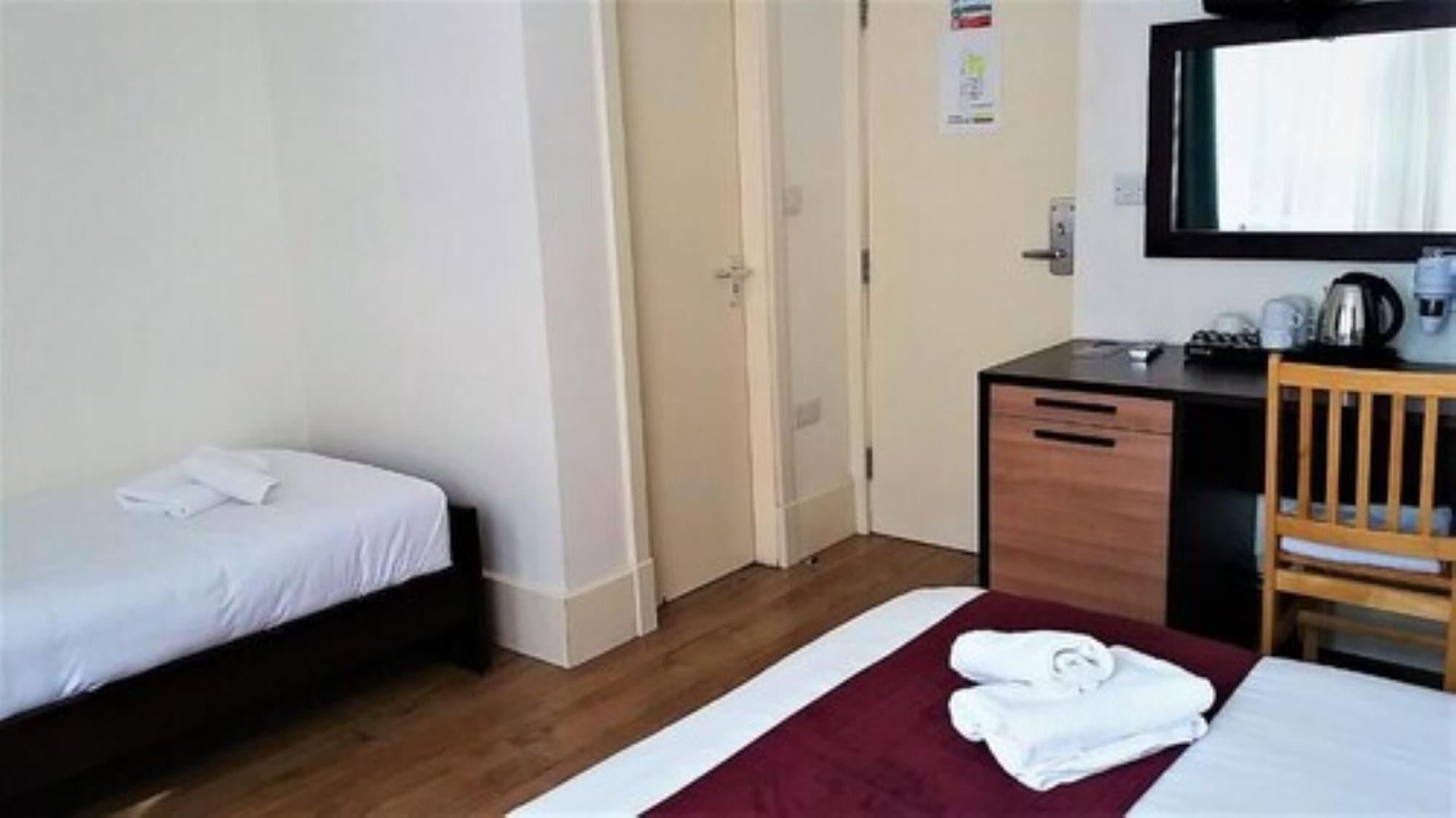 Отель Pembury At Finsbury Park